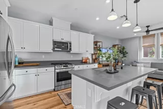 Photo #3: LG26042904 Listing