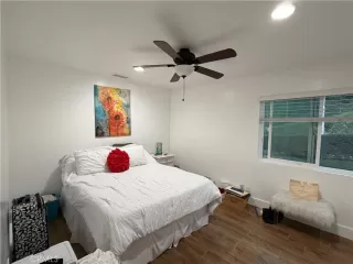 Photo #4: LG26044374 Listing 