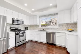 Photo #4: LG26047599 Listing 