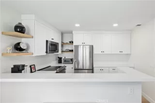 Photo #6: LG26050566 Listing 