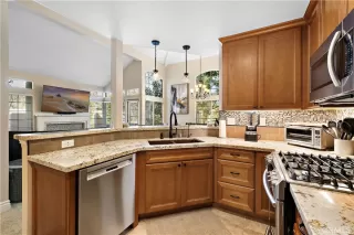 Photo #4: LG26058617 Listing 