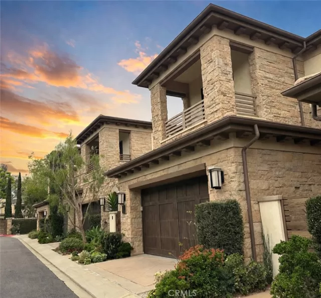 MLS: LG26068664 Condo For Sale