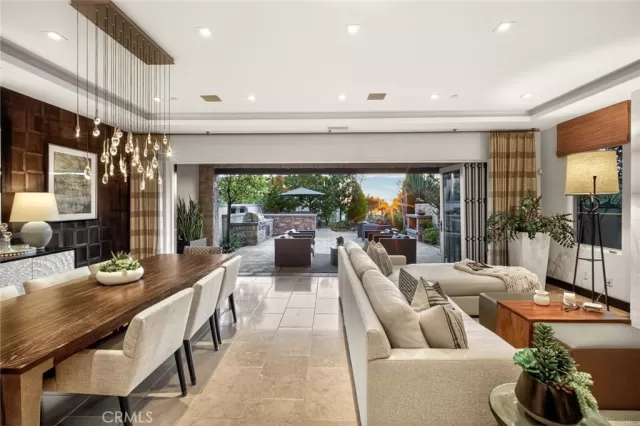 MLS: LG26079920 Condo For Sale