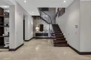 Photo #5: LG26079920 Listing 