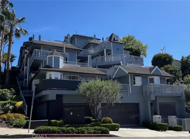 MLS: LG26085265 Condo For Sale