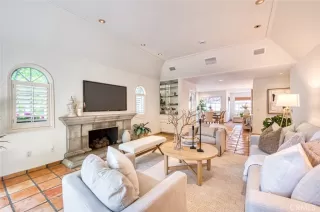 Photo #3: LG26097899 Listing 