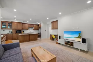 Photo #5: LG26099957 Listing