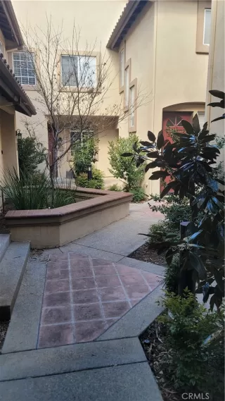 Photo #4: MB23041003 Listing 