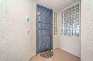 Photo #3: MB23104179 Listing