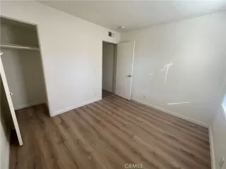 Photo #4: MB23125408 Listing 