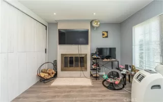 Photo #5: MB23146892 Listing