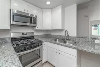 Photo #4: MB23164166 Listing 