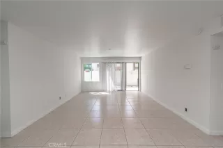 Photo #5: MB23164166 Listing 