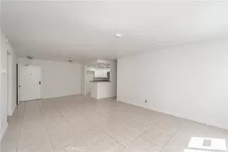 Photo #6: MB23164166 Listing 