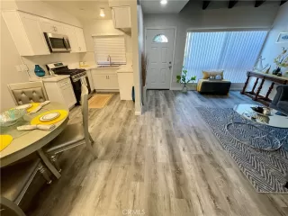 Photo #5: MB24162588 Listing 