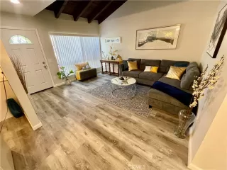 Photo #6: MB24162588 Listing 