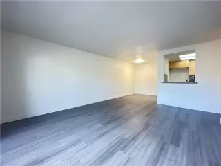 Photo #4: MB25021923 Listing 