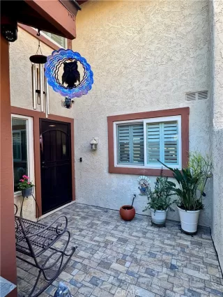 Photo #3: MB26038815 Listing