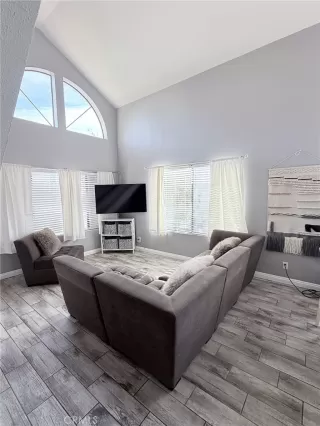 Photo #6: MC26002775 Listing 