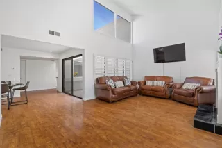 Photo #4: ML82025365 Listing 