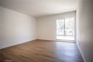 Photo #6: ND23132539 Listing