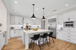 Photo #4: ND24209440 Listing