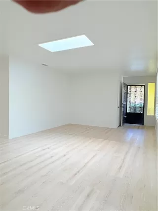 Photo #4: ND25120621 Listing 