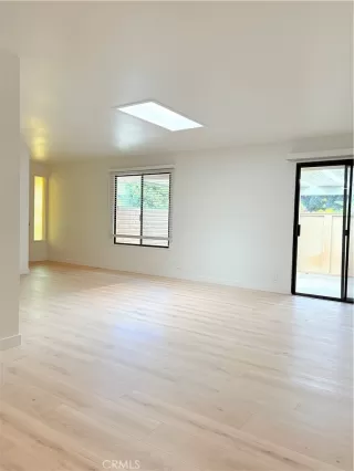 Photo #6: ND25120621 Listing 