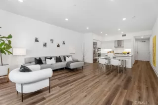 Photo #1: ND26037030 Listing