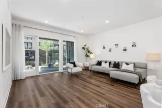 Photo #5: ND26037030 Listing