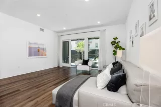 Photo #6: ND26037030 Listing