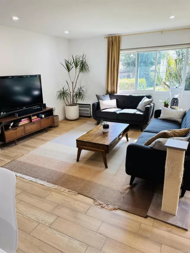 MLS: NDP2401992 Condo For Sale