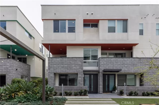 MLS: NP22224331 Condo For Sale