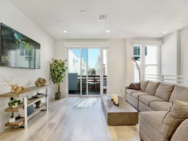 MLS: NP22254706 Condo For Sale