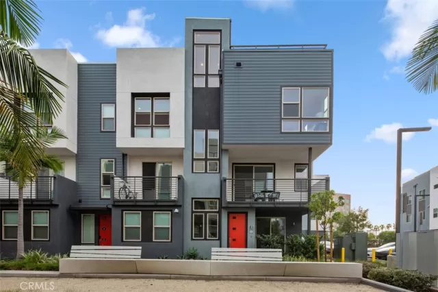 MLS: NP22260429 Condo For Sale