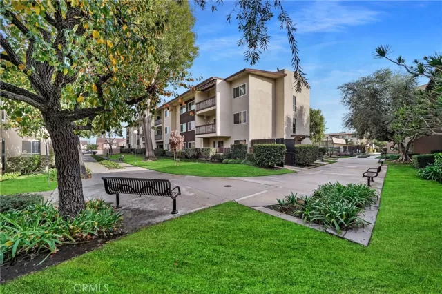 MLS: NP22260821 Condo For Sale