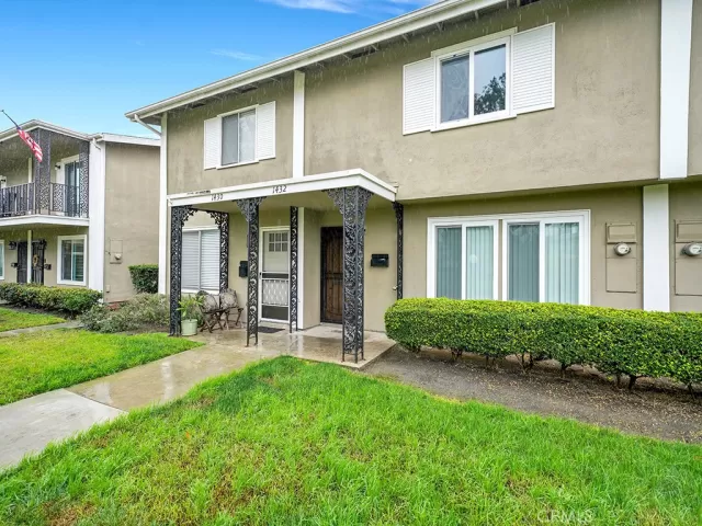 MLS: NP23005122 Condo For Sale