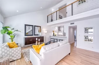 Photo #4: NP23006948 Listing