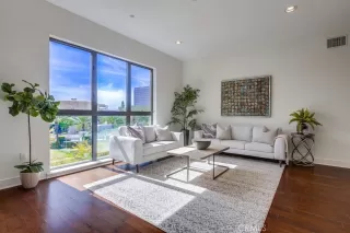 Photo #2: NP23025500 Listing