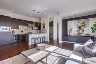 Photo #5: NP23025500 Listing