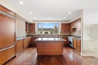 Photo #2: NP23041117 Listing 