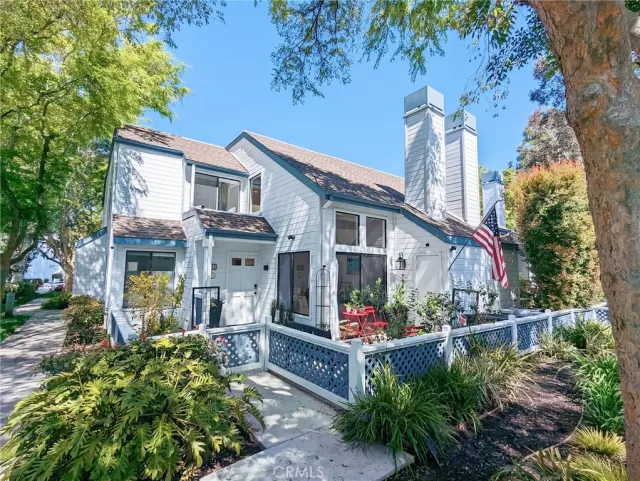 MLS: NP23053990 Condo For Sale