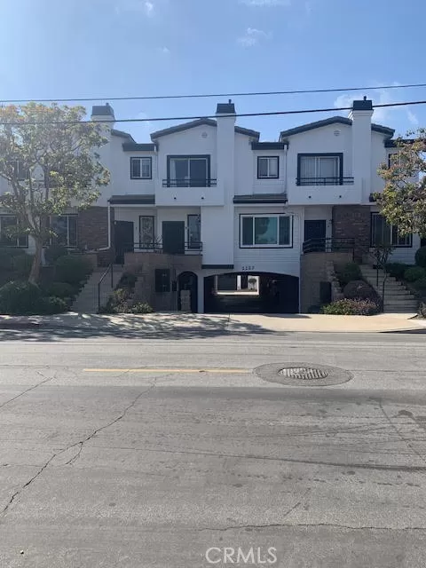 MLS: NP23074059 Condo For Sale