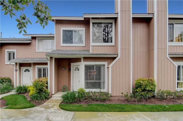 MLS: NP23082799 Condo For Sale