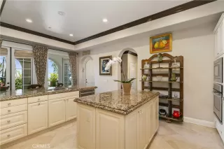 Photo #5: NP23092996 Listing 