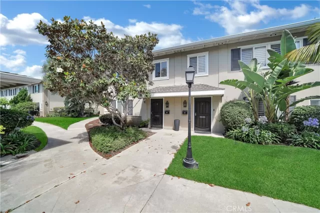 MLS: NP23110648 Condo For Sale