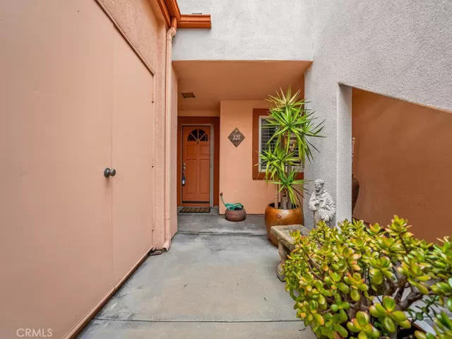 MLS: NP23111791 Condo For Sale