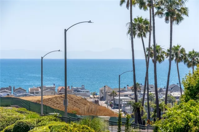 MLS: NP23121111 Condo For Sale