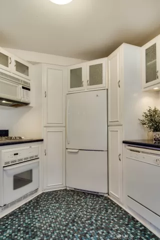 Photo #5: NP23121111 Listing 