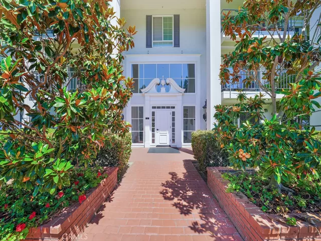 MLS: NP23143775 Condo For Sale